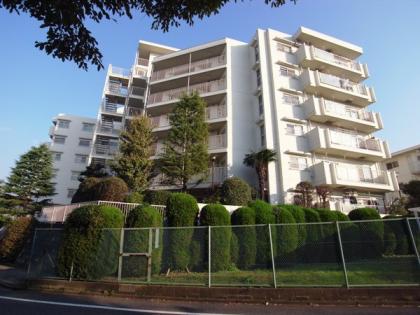 三井馬事公苑南ハイツの外観