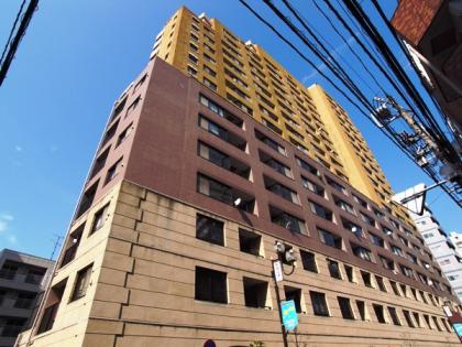 グランシティラピュタタワーの外観