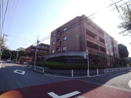 ファミールグラン上用賀八条通りの外観