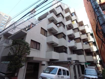 赤坂グリーンハイツの外観