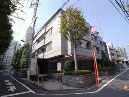 赤坂新坂パークマンションの外観