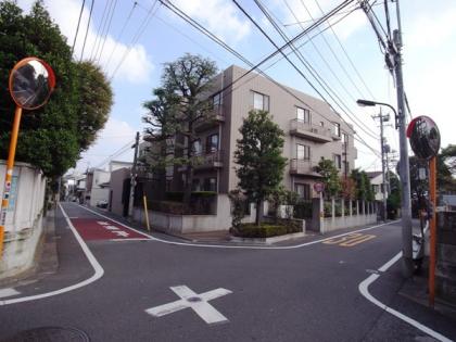 グランデュール代沢の外観