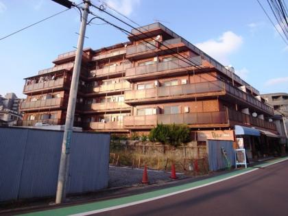 ニューウェルハイツ第2三軒茶屋の外観