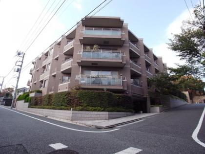 ファミールグラン代沢の外観