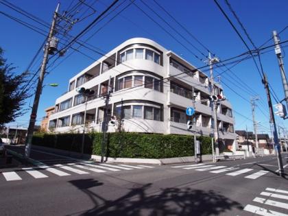 D’グランセ学芸大学の外観