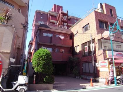 アンバサダー三軒茶屋の外観