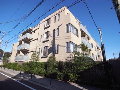 クラッシィハウス下馬の外観