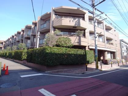 グローリオ駒沢大学の外観