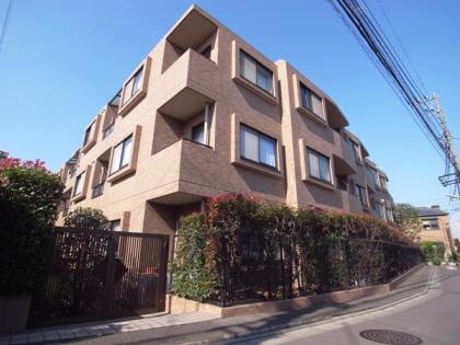 朝日クレスパリオ経堂の外観