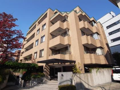 青山北町パークマンションの外観