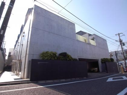 テラス下馬ストラータの外観