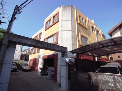 ラビ世田谷公園通りの外観