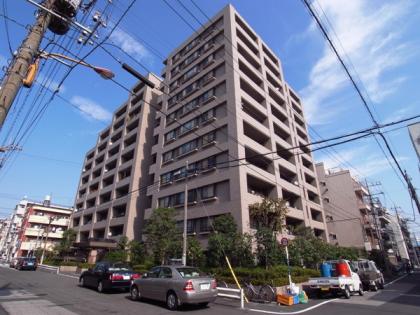 サーパス菊川の外観