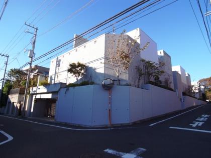 アンテルメッゾ上野毛の外観