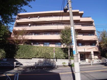 ファミール深沢の外観