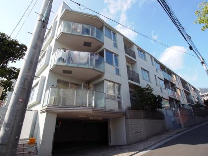 プラウド代々木上原の外観