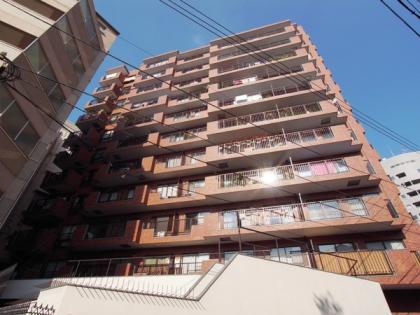 南青山ロイアルハイツの外観