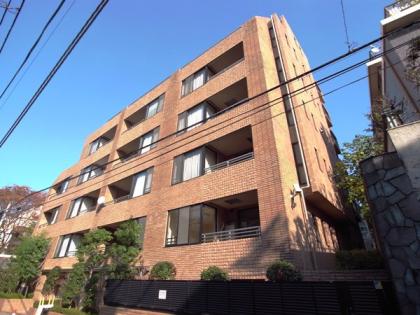 クレマージュ南青山の外観