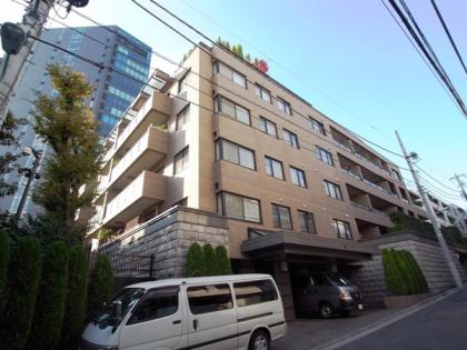 ディアナガーデン神宮前の外観