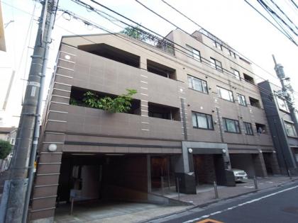 トゥールロワイヤル神宮前の外観