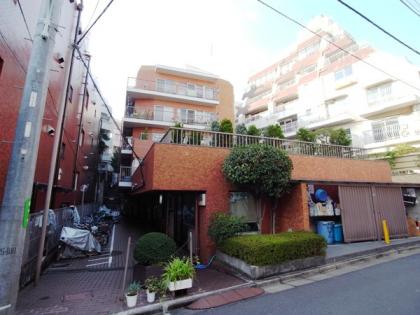 トーカン原宿キャステールの外観