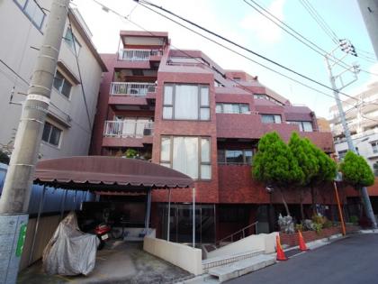 パレドール原宿の外観