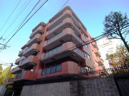 原宿ホームズの外観