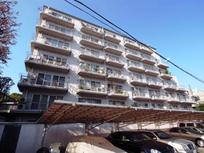 秀和高樹町レジデンスの外観