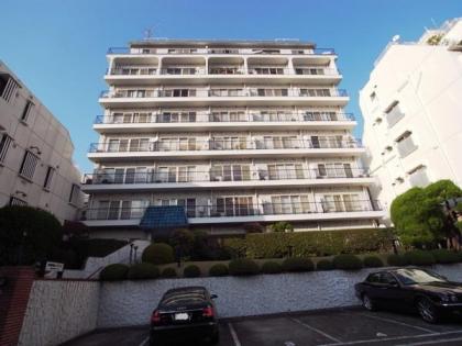 秀和神宮レジデンスの外観