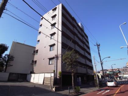 ルーブル都立大学参番館の外観