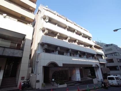 ロイヤルパレス原宿の外観