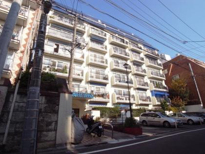 秀和目黒レジデンスの外観