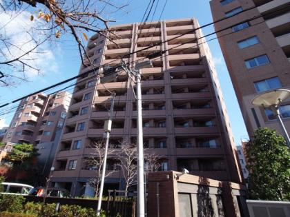 ジェイパーク御苑内藤町の外観