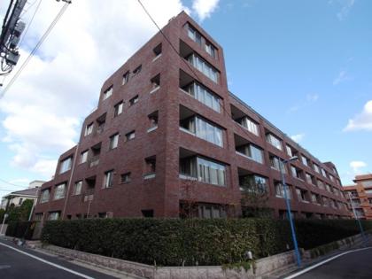 ブリリア外苑出羽坂の外観