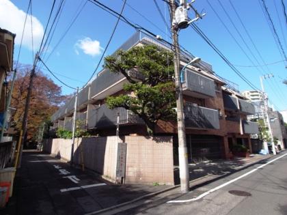 秀和内藤町レジデンスの外観