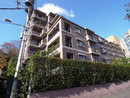 朝日新宿御苑マンションの外観