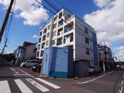 石川台コーポラスの外観