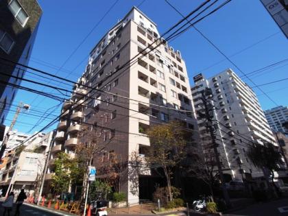 アクシア新宿御苑の外観