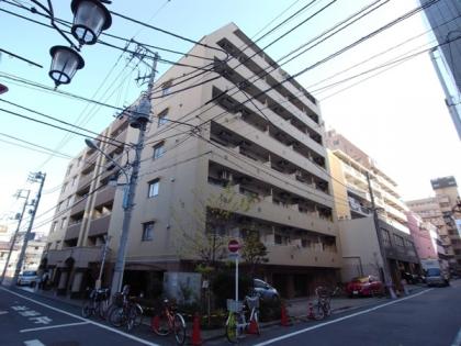 デュオスカーラ新宿の外観