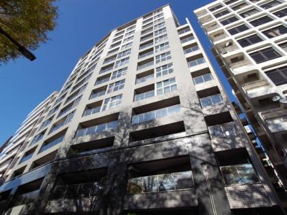 ヒルズ新宿御苑の外観