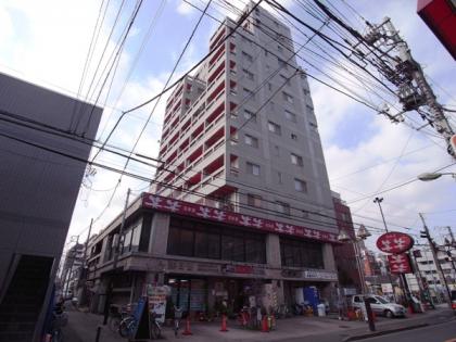 ナビウスタワー池上駅前の外観