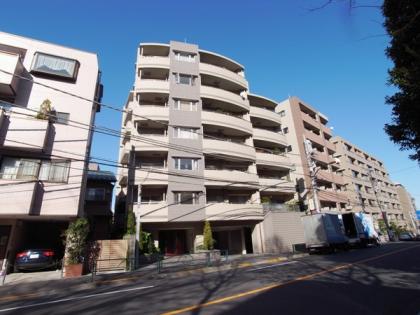 ファミールグラン本郷弥生坂の外観