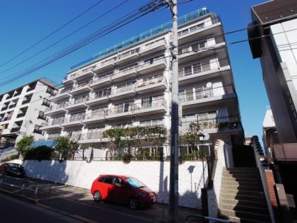 秀和弥生町レジデンスの外観