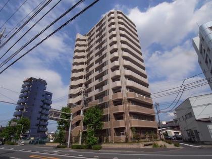 ローヤルシティ保木間の外観