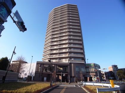 エリム春日町パークタワーの外観