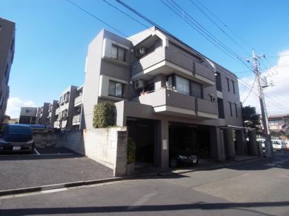 コスモ氷川台の外観