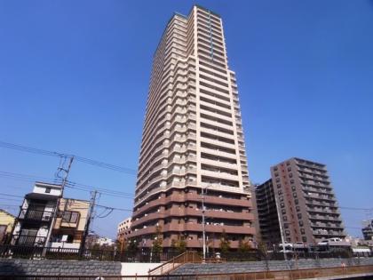 ライオンズタワー大島の外観