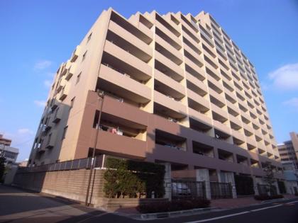 コスモグランプレイスの外観