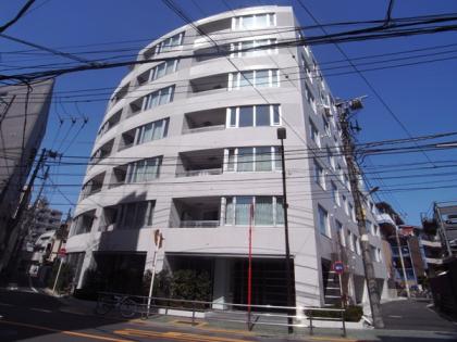 クレッセント町屋の外観