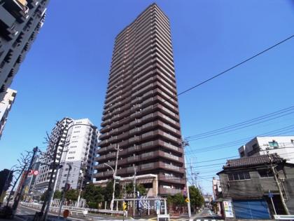 東京アルバタワーの外観